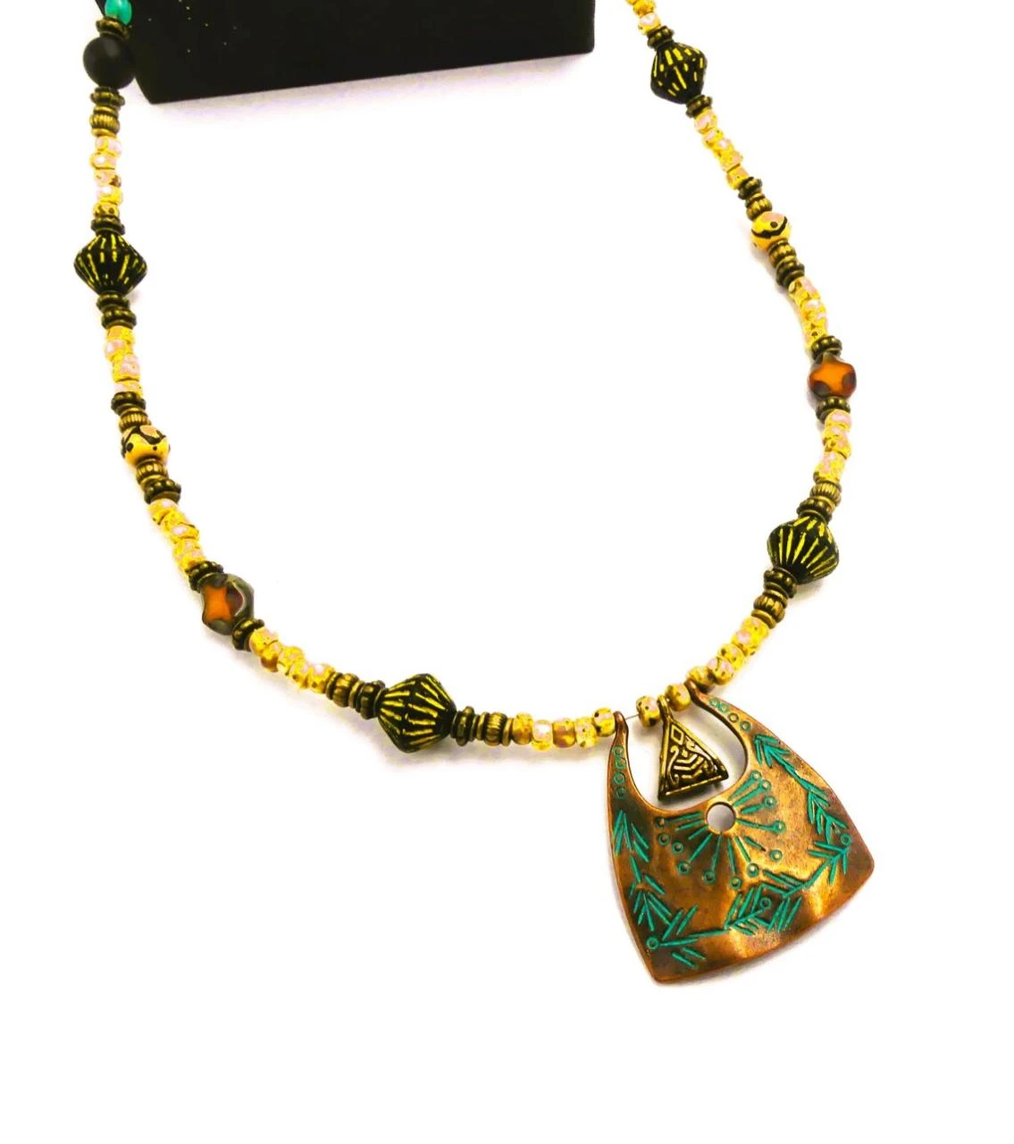 Collar corto, perlas de piedra natural, vidrio checo, metal cobrizo patinado – photo 2